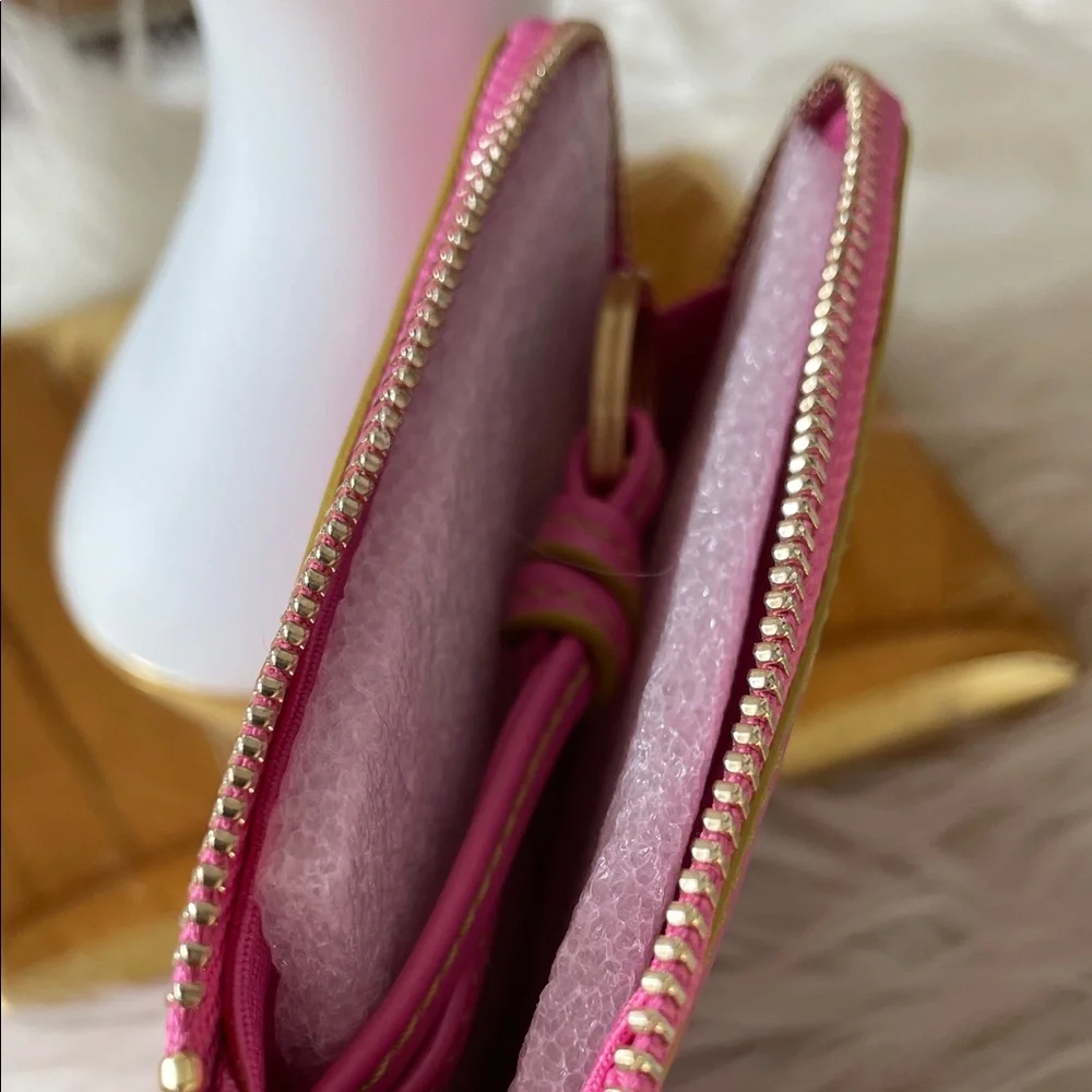 Vera Bradley Barbie Pink Patent Zip Card Wallet with Gold Trim & Key Holder - Picture 9 of 9